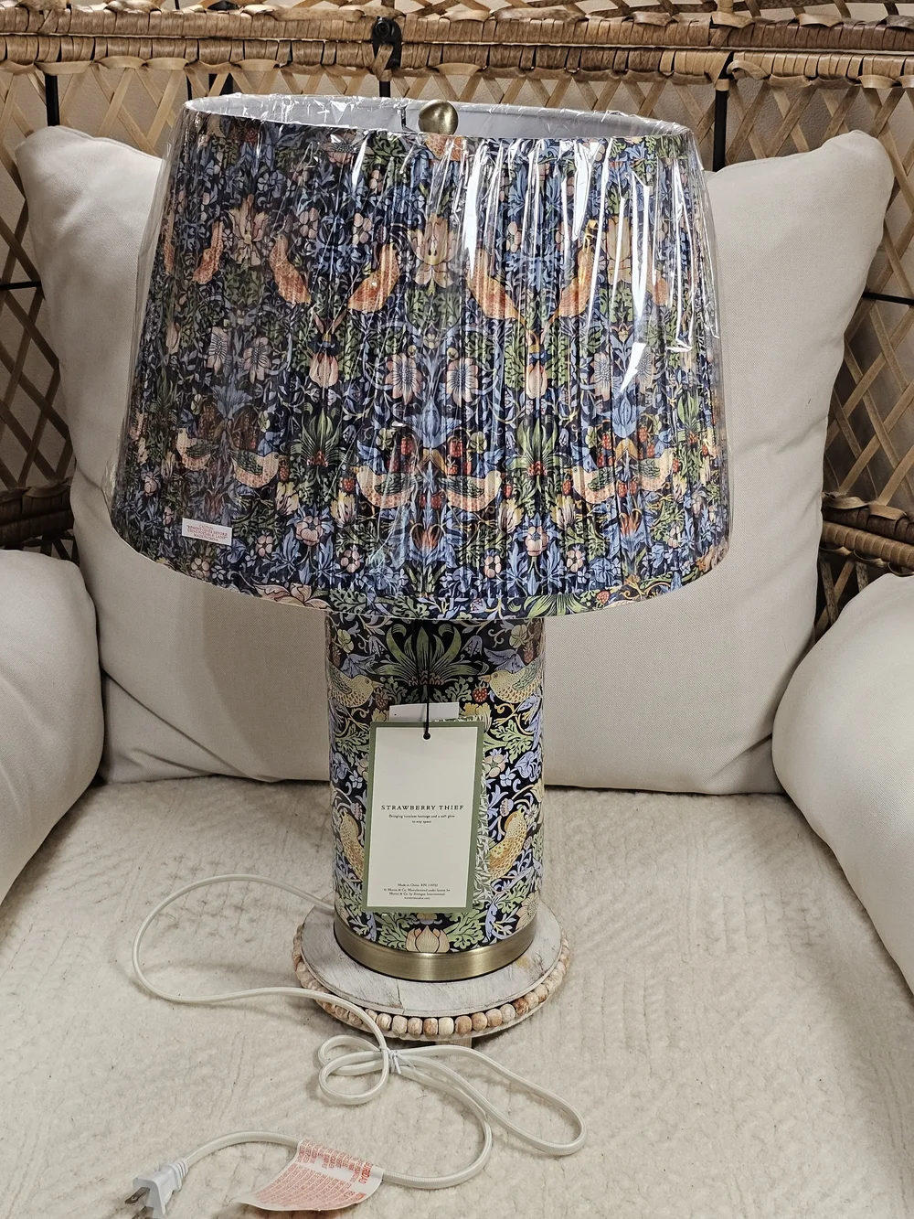 William Morris and co strawberry thief decorative lamp 22 